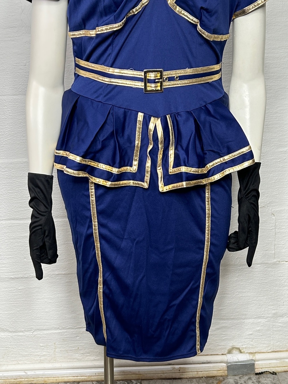 Leg Avenue Friendly Skies Flight Attendant 1X/2X Plus Halloween Costume - Picture 12 of 16